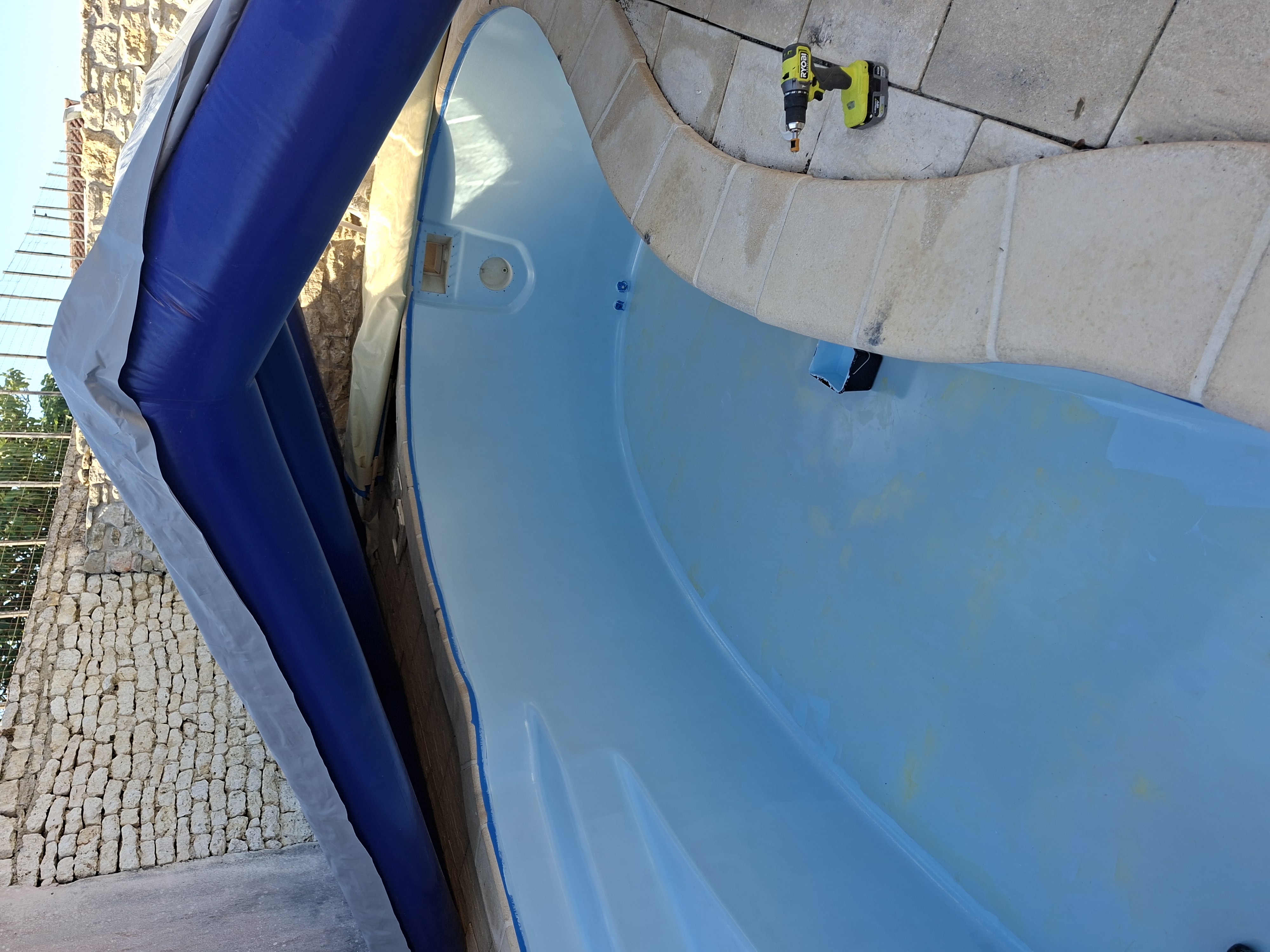 Réalisation pienture piscine LudoFuites - Entretien Nouvelle-Aquitaine